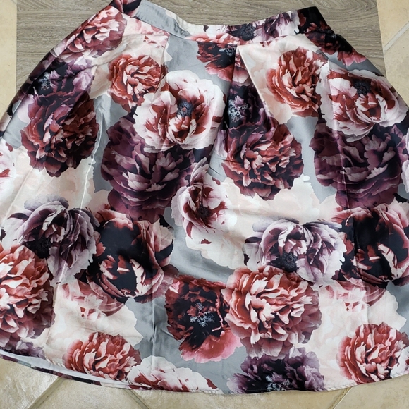 Floral skirt plus size - Picture 3 of 8